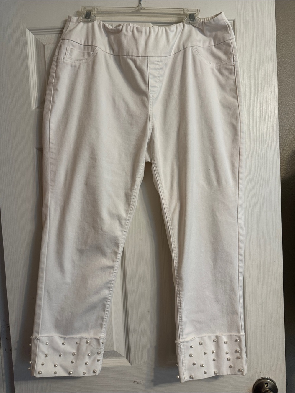 Lulu-B White Cropped Ankle Jeans with Pearl & Stud Cuffs